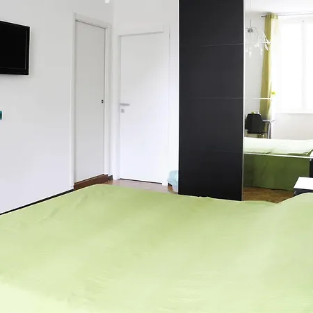 B&B Trieste Plus 2*