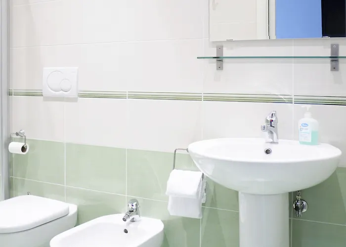 Alojamento de Acomodação e Pequeno-almoço B&B Trieste Plus 3*