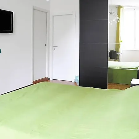 B&B Trieste Plus Bed & Breakfast